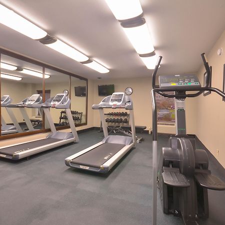 Holiday Inn Express & Suites Fayetteville University Of Arkansas Area By Ihg Ngoại thất bức ảnh
