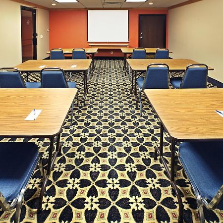 Holiday Inn Express & Suites Fayetteville University Of Arkansas Area By Ihg Ngoại thất bức ảnh