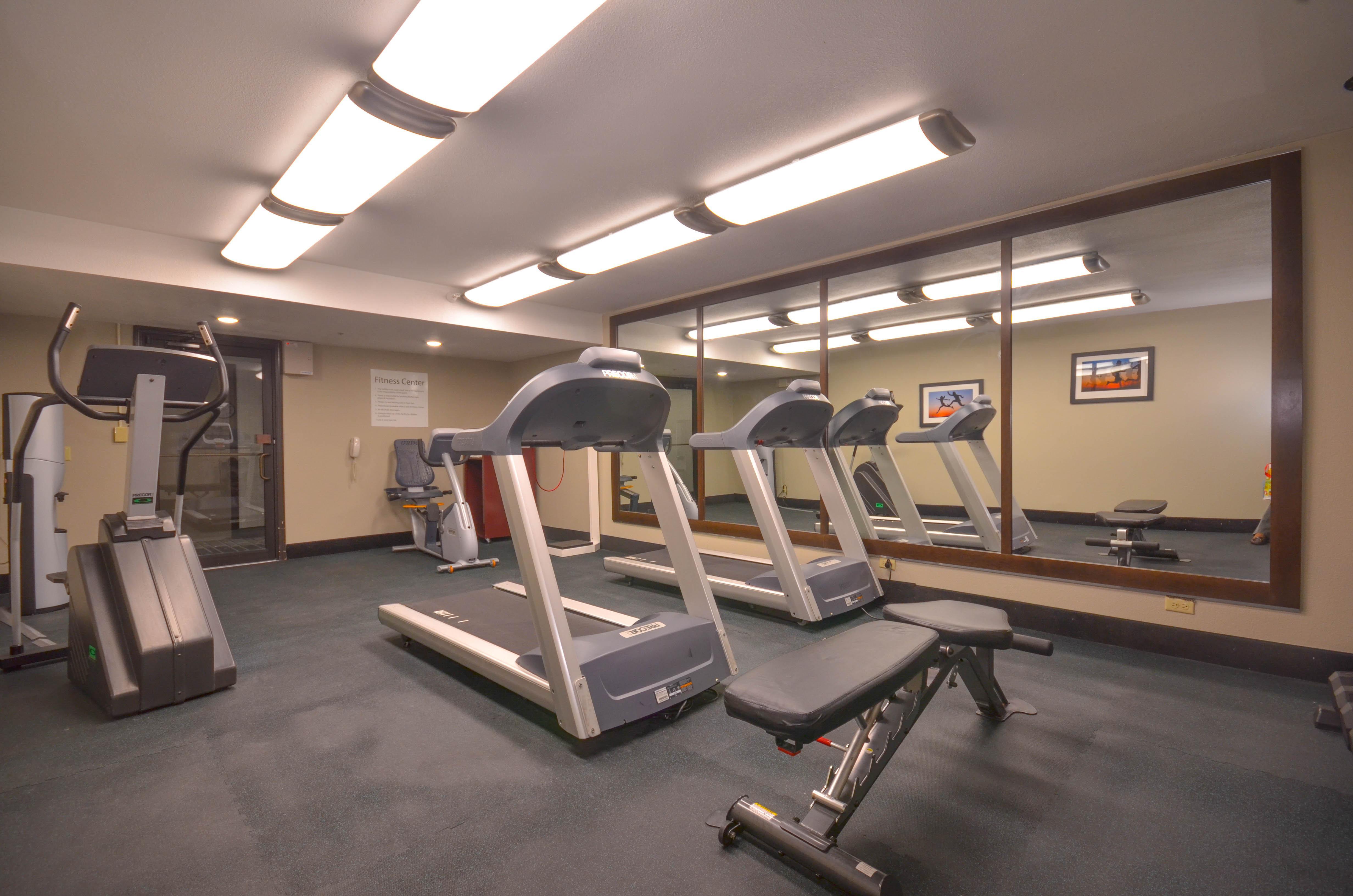 Holiday Inn Express & Suites Fayetteville University Of Arkansas Area By Ihg Ngoại thất bức ảnh
