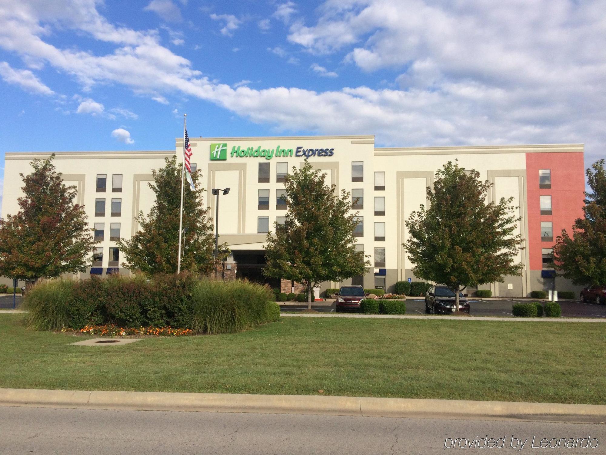 Holiday Inn Express & Suites Fayetteville University Of Arkansas Area By Ihg Ngoại thất bức ảnh