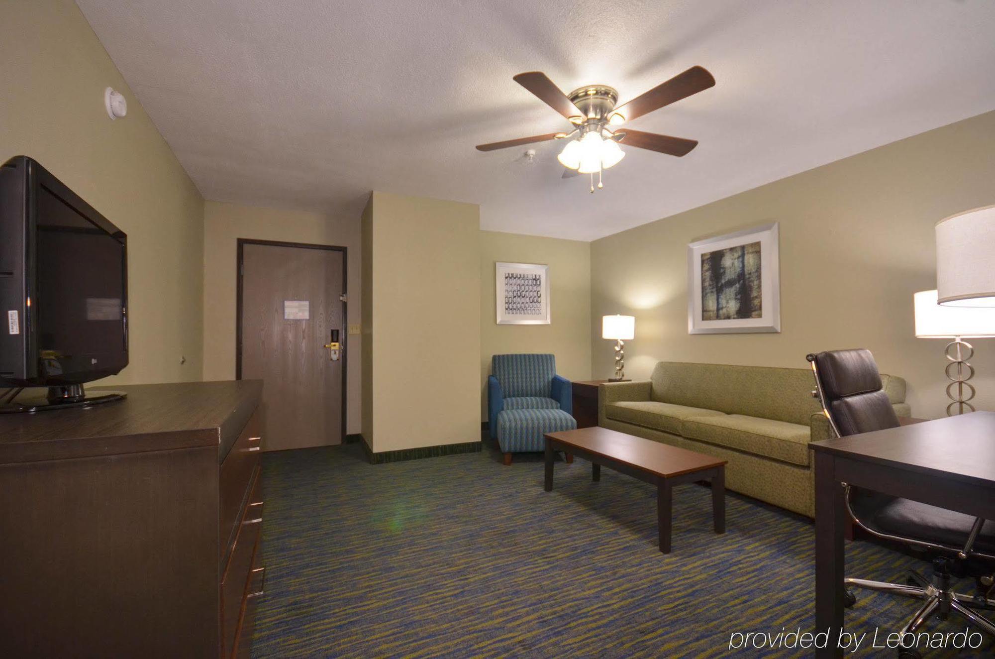 Holiday Inn Express & Suites Fayetteville University Of Arkansas Area By Ihg Ngoại thất bức ảnh