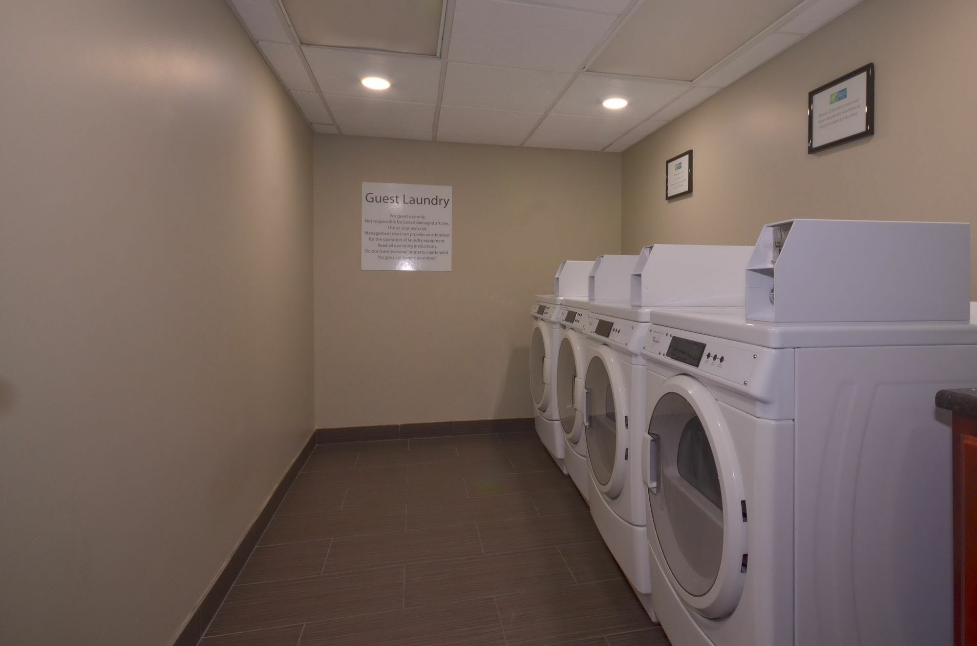 Holiday Inn Express & Suites Fayetteville University Of Arkansas Area By Ihg Ngoại thất bức ảnh