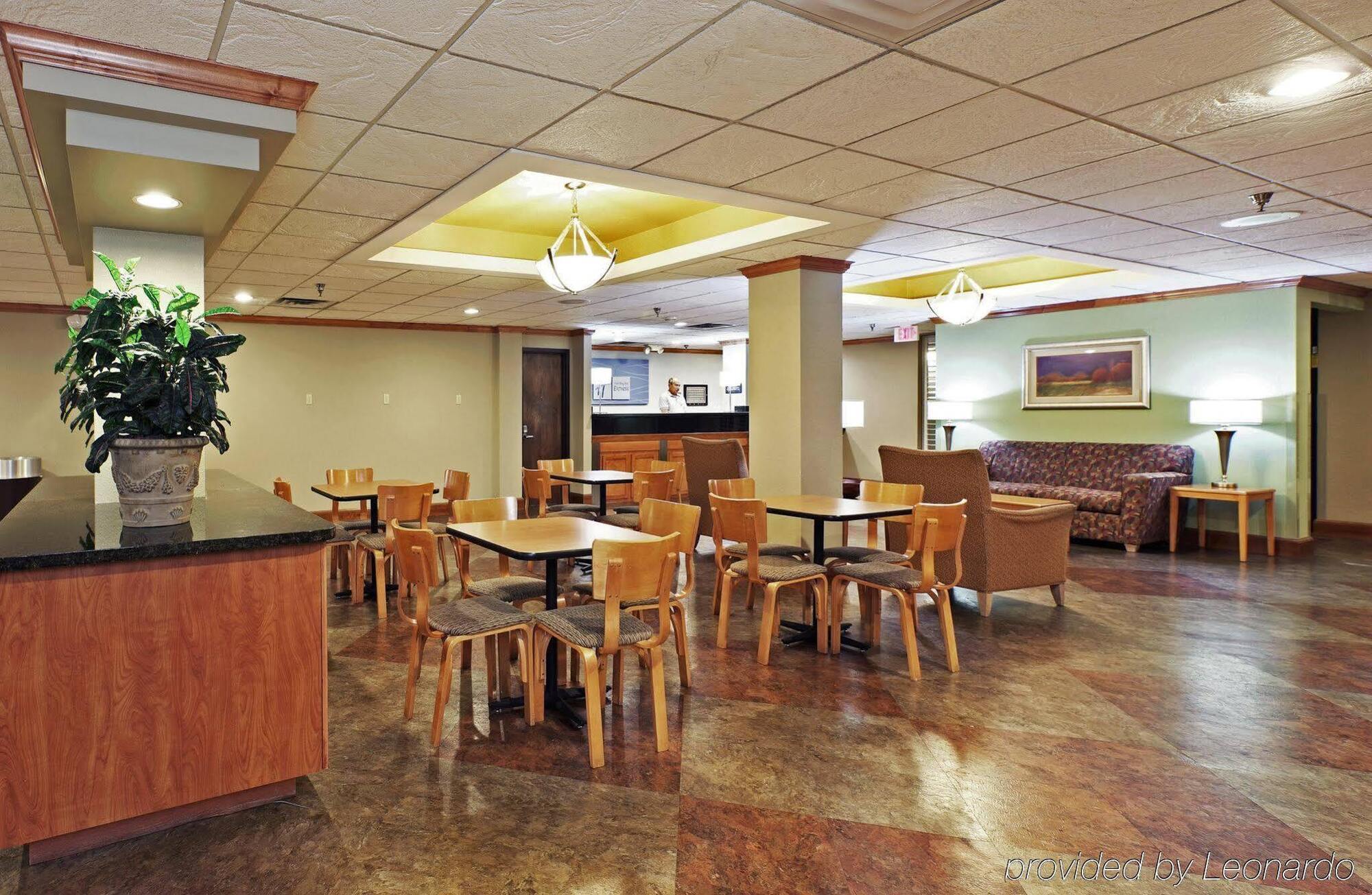 Holiday Inn Express & Suites Fayetteville University Of Arkansas Area By Ihg Ngoại thất bức ảnh