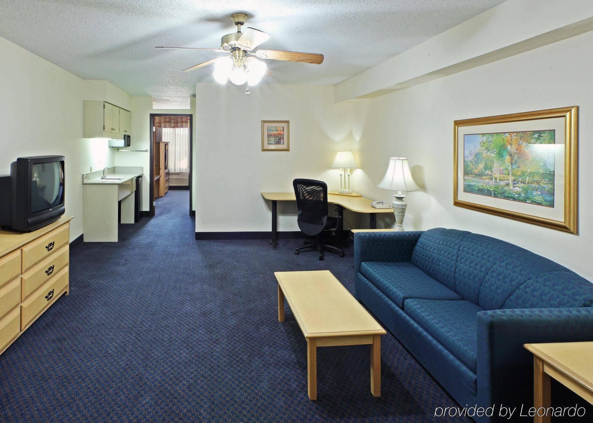 Holiday Inn Express & Suites Fayetteville University Of Arkansas Area By Ihg Ngoại thất bức ảnh